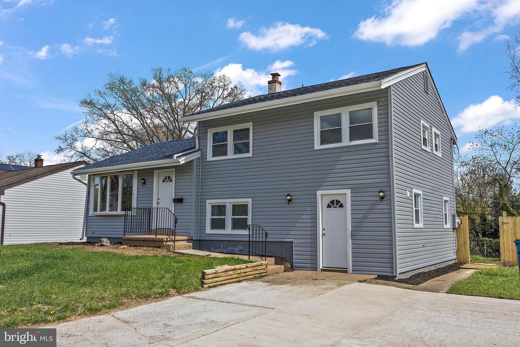 Image 30 of property listing at 20 E DICKENS RD, Claymont, DE 19703
