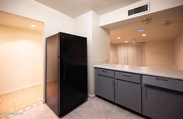 2866 N Beverly Avenue, Tucson, AZ 85712