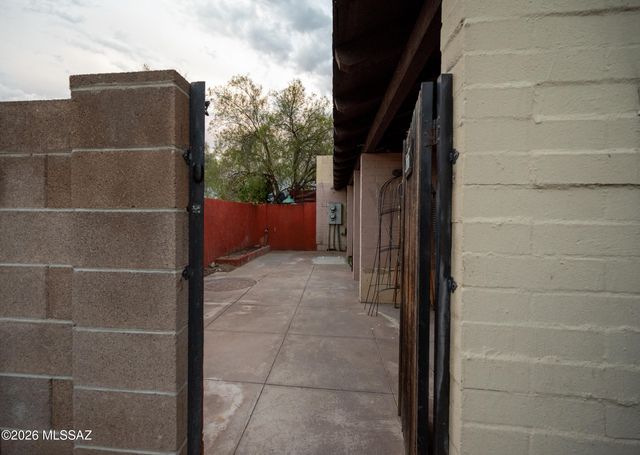 2866 N Beverly Avenue, Tucson, AZ 85712