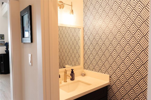 29 Cmdr Runco Lane, Taylor Lake Village, TX 77586