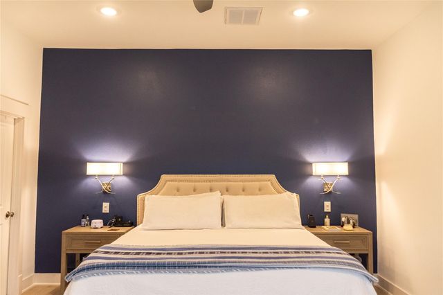 29 Cmdr Runco Lane, Taylor Lake Village, TX 77586