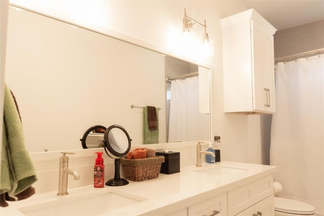 29 Cmdr Runco Lane, Taylor Lake Village, TX 77586