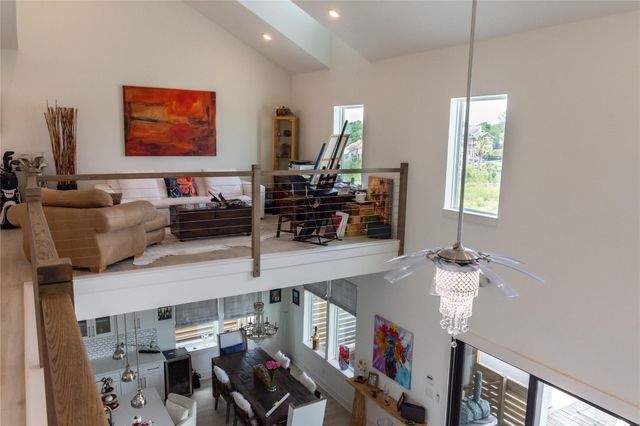 29 Cmdr Runco Lane, Taylor Lake Village, TX 77586