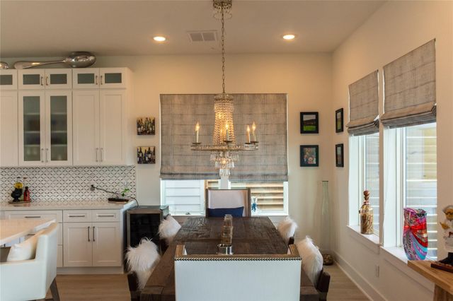 29 Cmdr Runco Lane, Taylor Lake Village, TX 77586