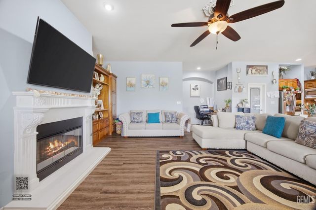 4401 Whitegate Avenue, Bakersfield, CA 93313