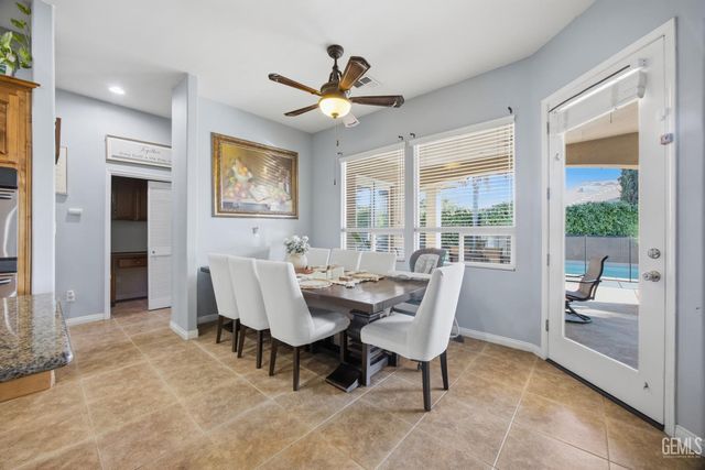 4401 Whitegate Avenue, Bakersfield, CA 93313