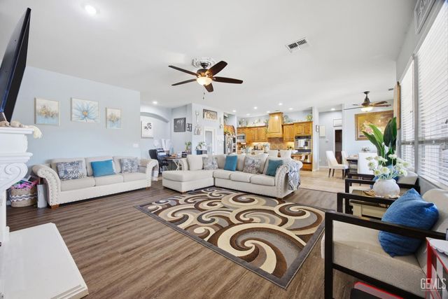 4401 Whitegate Avenue, Bakersfield, CA 93313