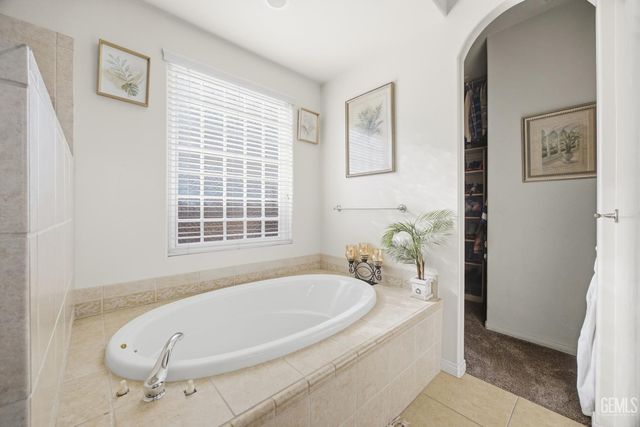 4401 Whitegate Avenue, Bakersfield, CA 93313