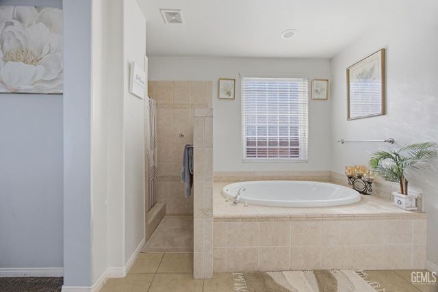 4401 Whitegate Avenue, Bakersfield, CA 93313