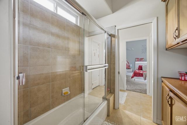 4401 Whitegate Avenue, Bakersfield, CA 93313