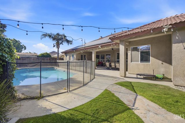 4401 Whitegate Avenue, Bakersfield, CA 93313