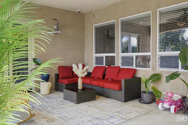 4401 Whitegate Avenue, Bakersfield, CA 93313