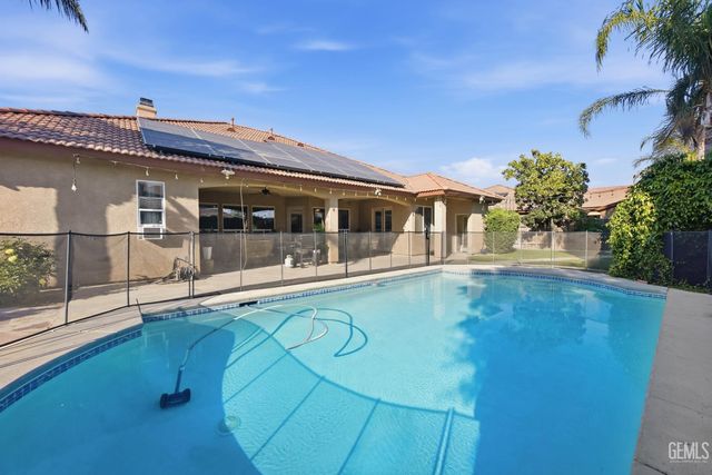 4401 Whitegate Avenue, Bakersfield, CA 93313