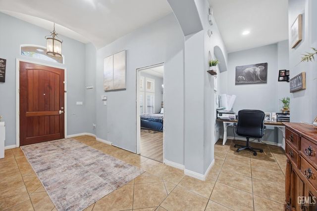 4401 Whitegate Avenue, Bakersfield, CA 93313