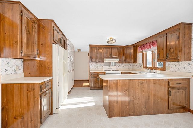 287 Fox Ave, Dracut, MA 01826