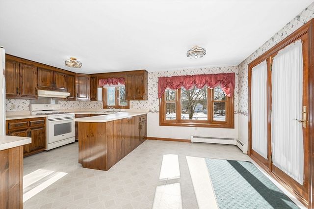 287 Fox Ave, Dracut, MA 01826