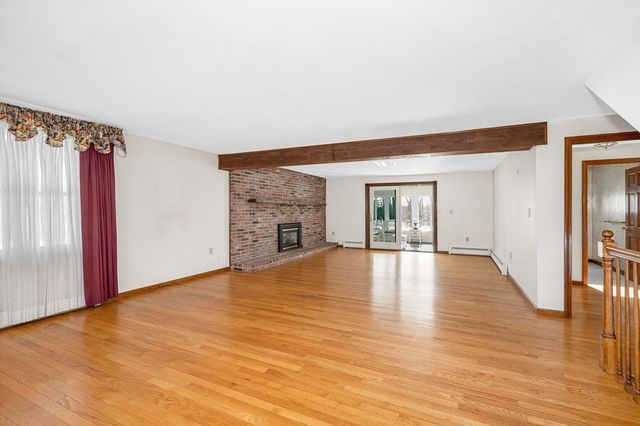 287 Fox Ave, Dracut, MA 01826