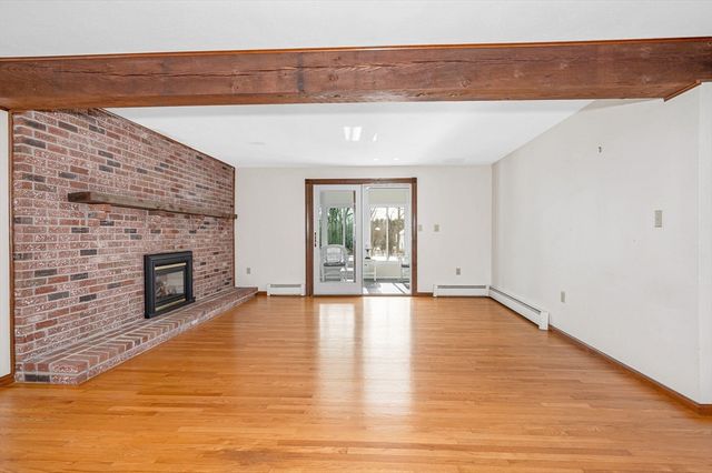 287 Fox Ave, Dracut, MA 01826