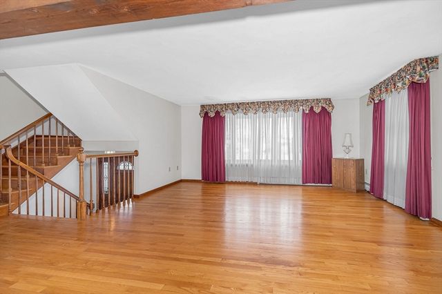 287 Fox Ave, Dracut, MA 01826