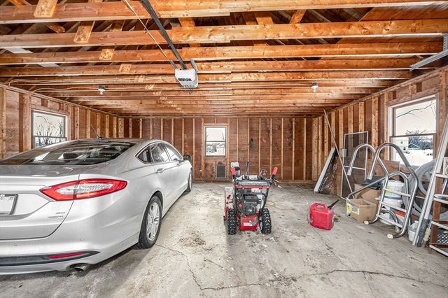 287 Fox Ave, Dracut, MA 01826