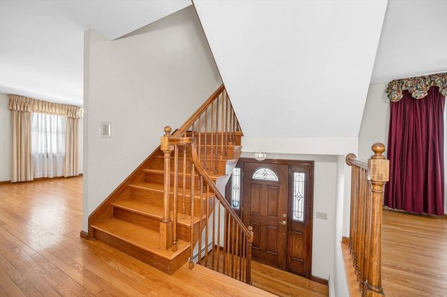 287 Fox Ave, Dracut, MA 01826