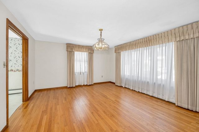 287 Fox Ave, Dracut, MA 01826