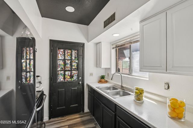 5090 S Mira Loma Drive, Tucson, AZ 85706