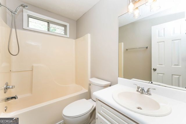 1014 Bay Ridge Drive, Lawrenceville, GA 30045