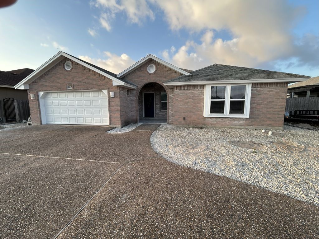 14245 Sea Pines Dr, Corpus Christi, TX 78418