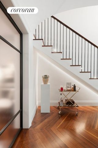 429 W 22nd St Apt 1B, New York City, NY 10011