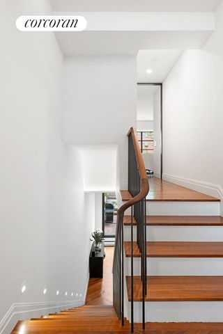 429 W 22nd St Apt 1B, New York City, NY 10011