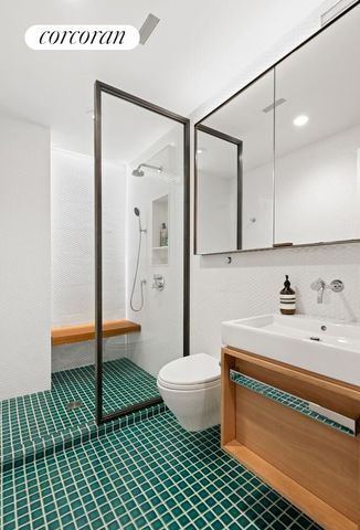 429 W 22nd St Apt 1B, New York City, NY 10011