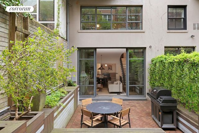 429 W 22nd St Apt 1B, New York City, NY 10011