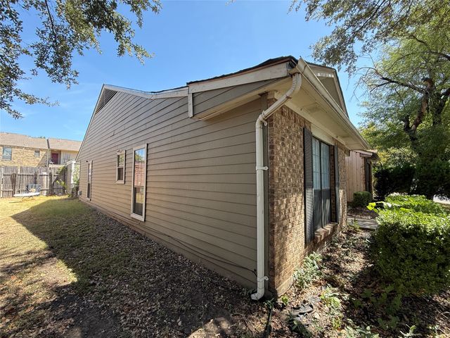 8837 Saint Thomas Circle, Dallas, TX 75228