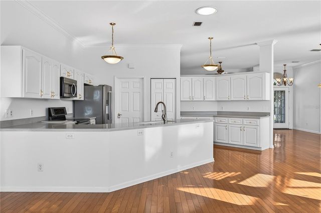 5695 NW 25TH LOOP, Ocala, FL 34482