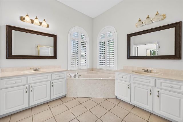 5695 NW 25TH LOOP, Ocala, FL 34482