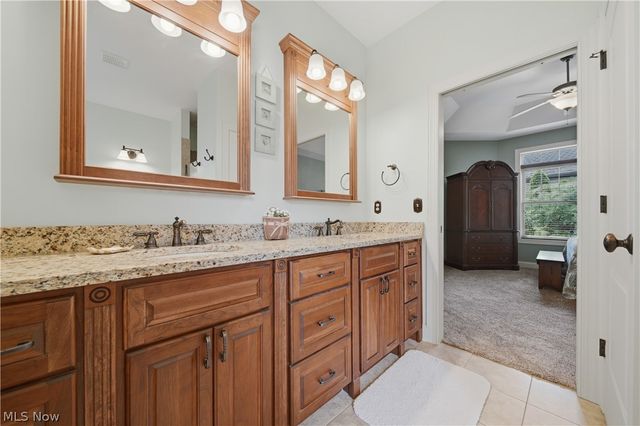 1070 Wedgefield Court NE, North Canton, OH 44720