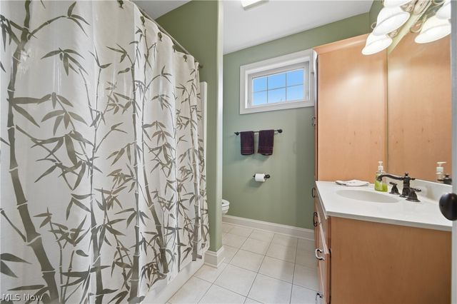 1070 Wedgefield Court NE, North Canton, OH 44720