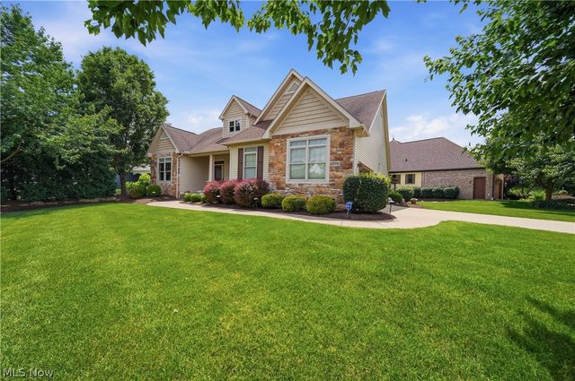 1070 Wedgefield Court NE, North Canton, OH 44720