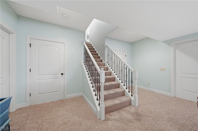1070 Wedgefield Court NE, North Canton, OH 44720