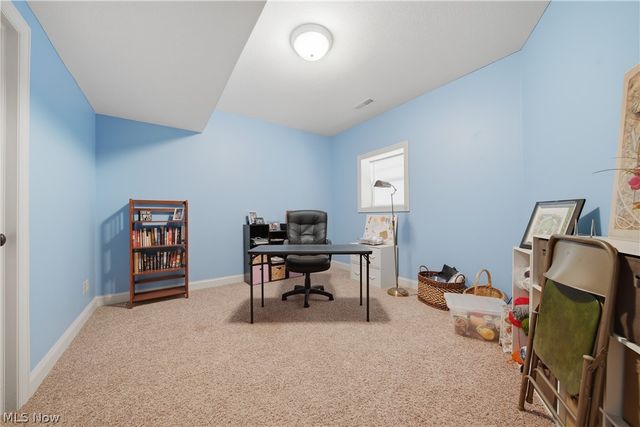 1070 Wedgefield Court NE, North Canton, OH 44720