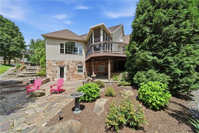 1070 Wedgefield Court NE, North Canton, OH 44720