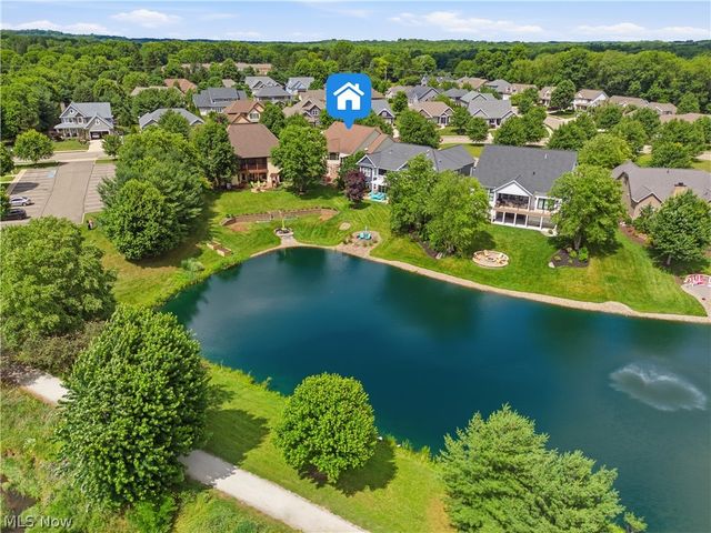 1070 Wedgefield Court NE, North Canton, OH 44720