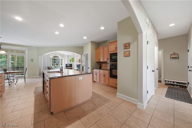 1070 Wedgefield Court NE, North Canton, OH 44720