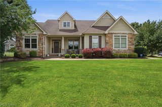 1070 Wedgefield Court NE, North Canton, OH 44720