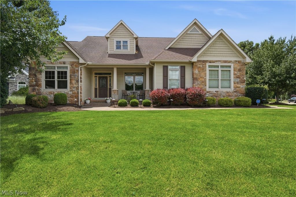 1070 Wedgefield Court NE, North Canton, OH 44720
