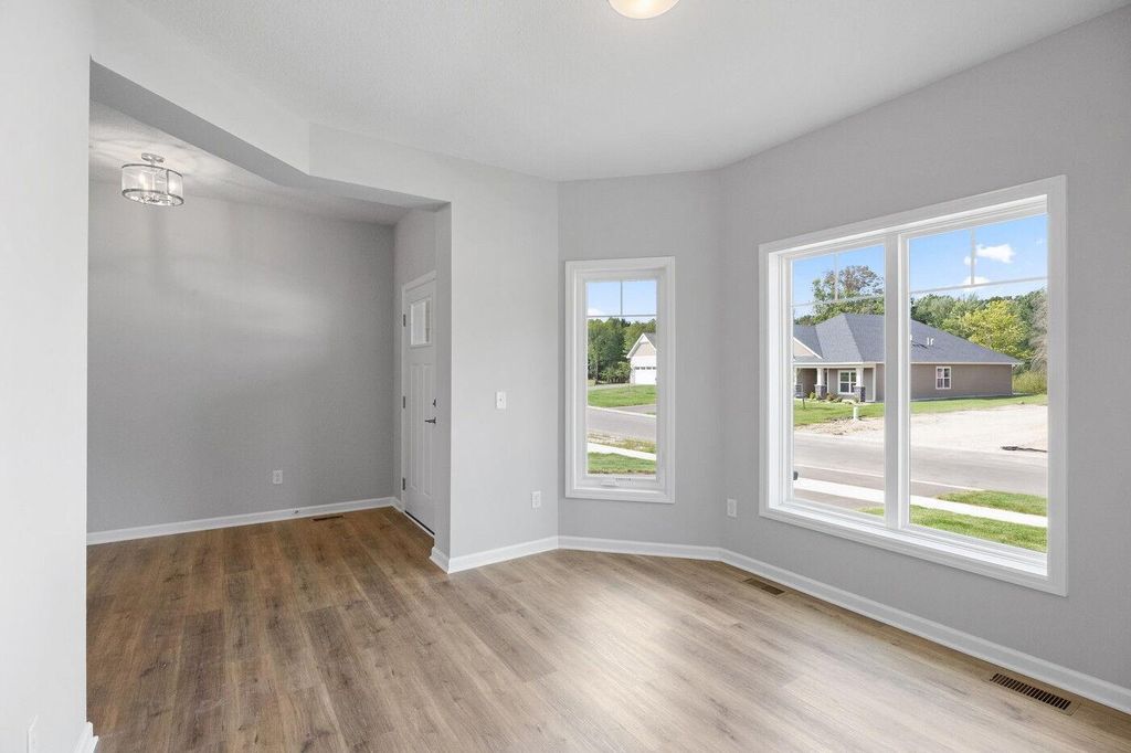 8204 Haywood Drive, Lino Lakes, MN 55014 — photo 5