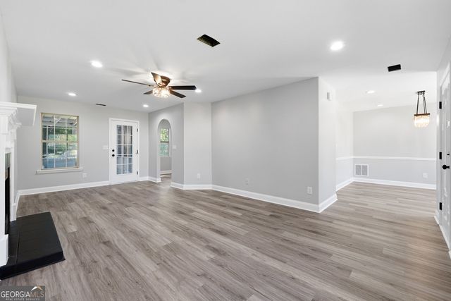 620 Allens Landing Drive, Lawrenceville, GA 30045