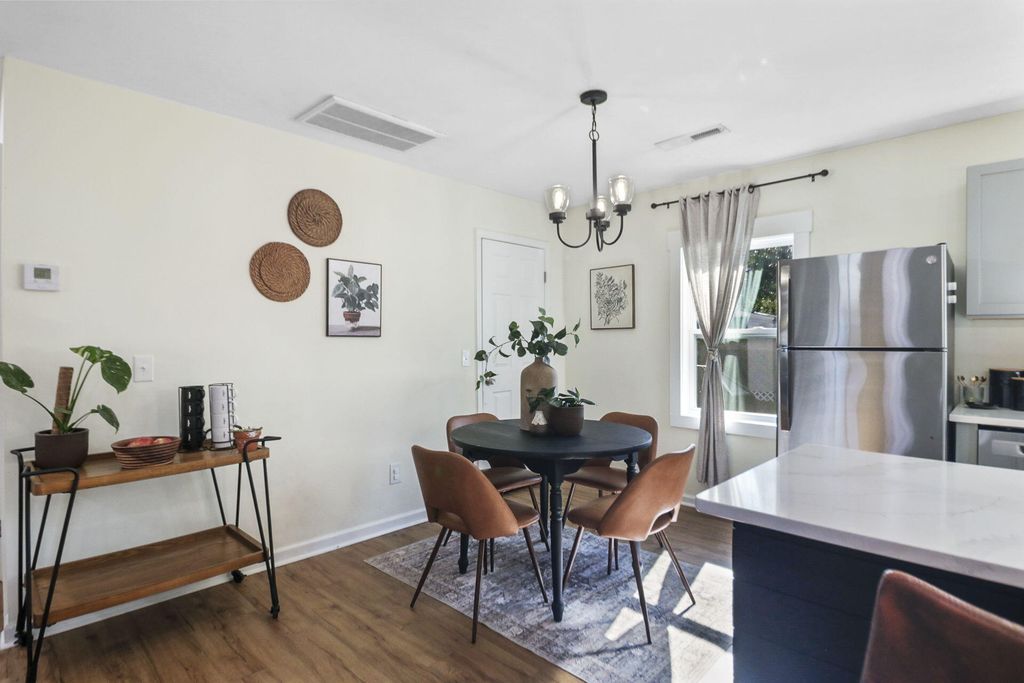 Image 14 of property listing at 109 Marion Road, Summerville, SC 29486