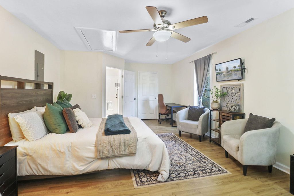 Image 17 of property listing at 109 Marion Road, Summerville, SC 29486